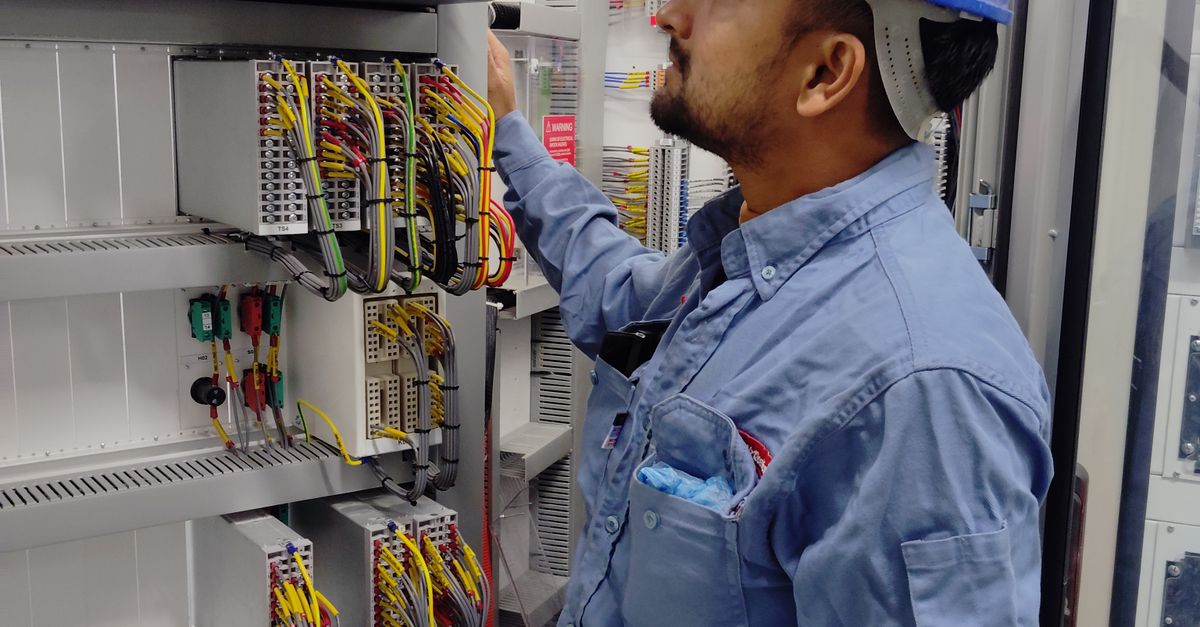 Recognising Red Flags in Experience Claims by Electricians