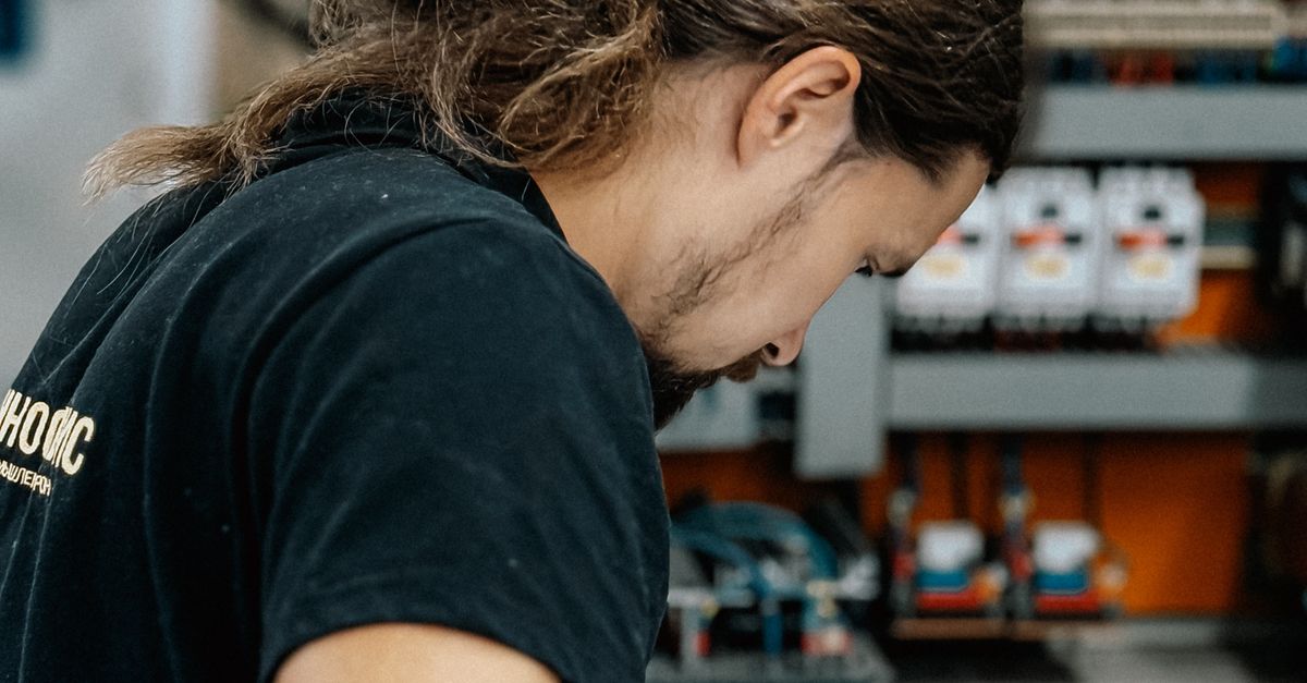 Red Flags to Look for in Electrician Quotes